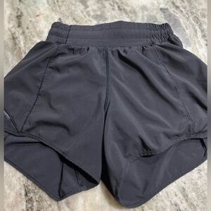 Lululemon Hotty Hot Lined Shorts Size 2 TALL